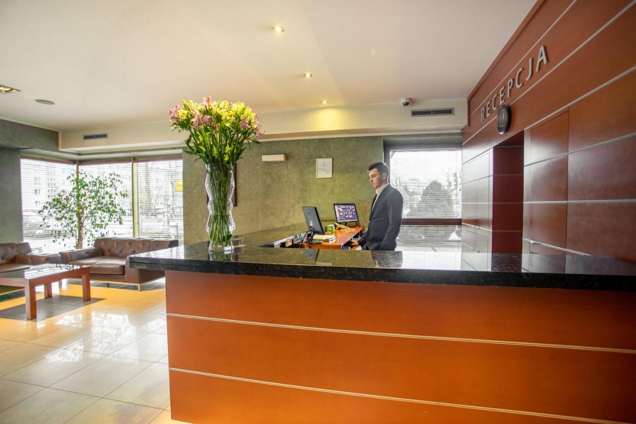 Business Hotel Vega Wroclaw Breslávia Exterior foto