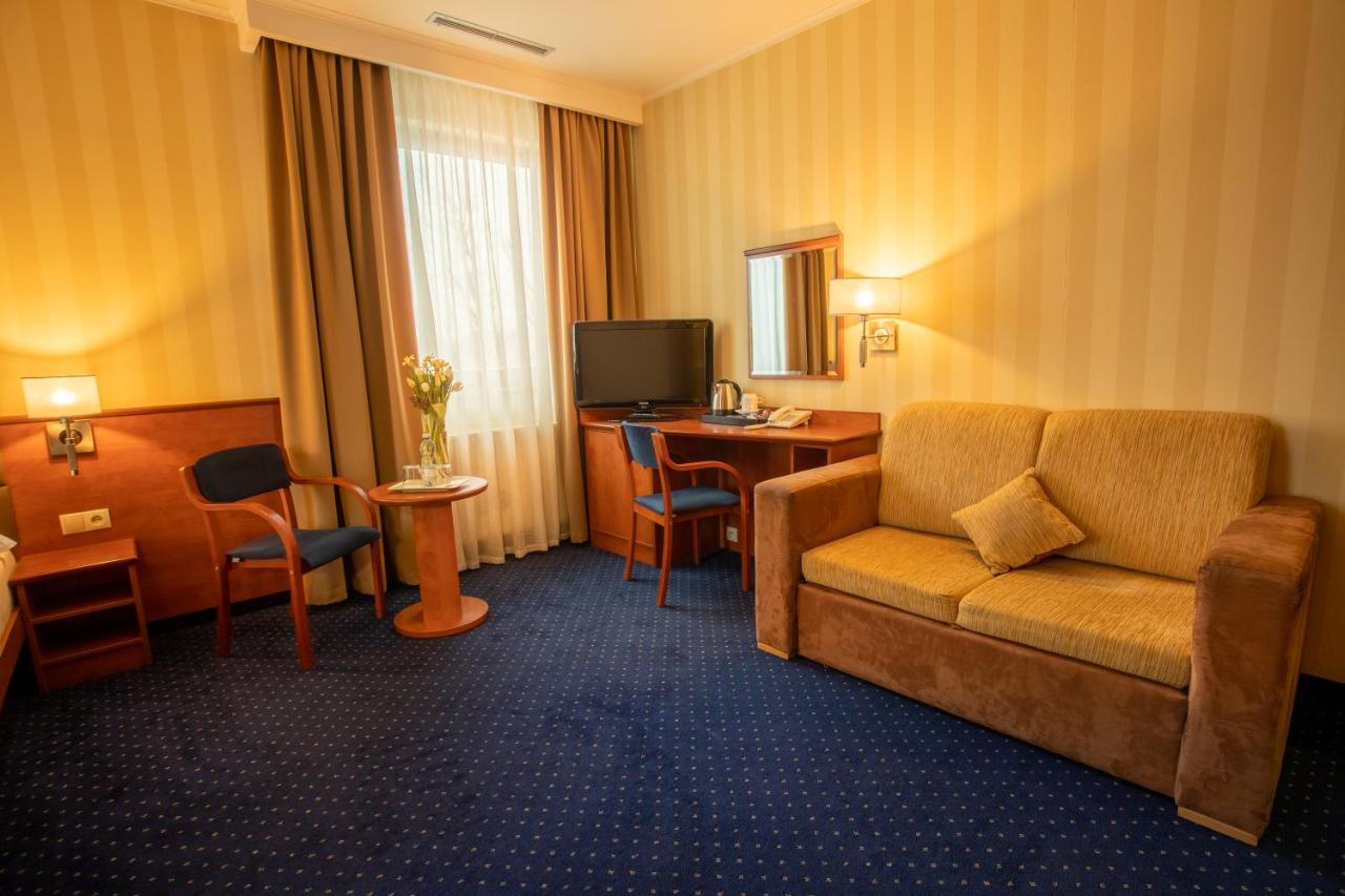 Business Hotel Vega Wroclaw Breslávia Exterior foto
