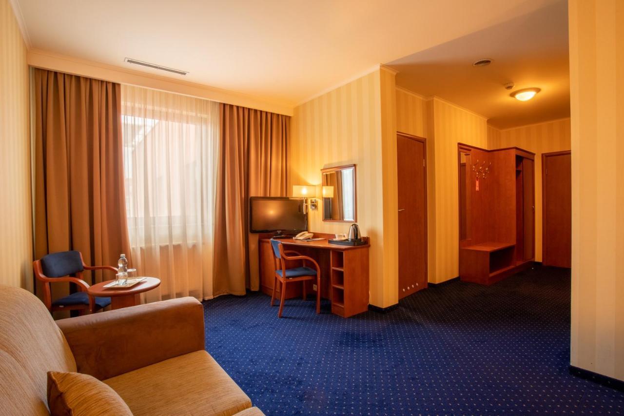 Business Hotel Vega Wroclaw Breslávia Exterior foto