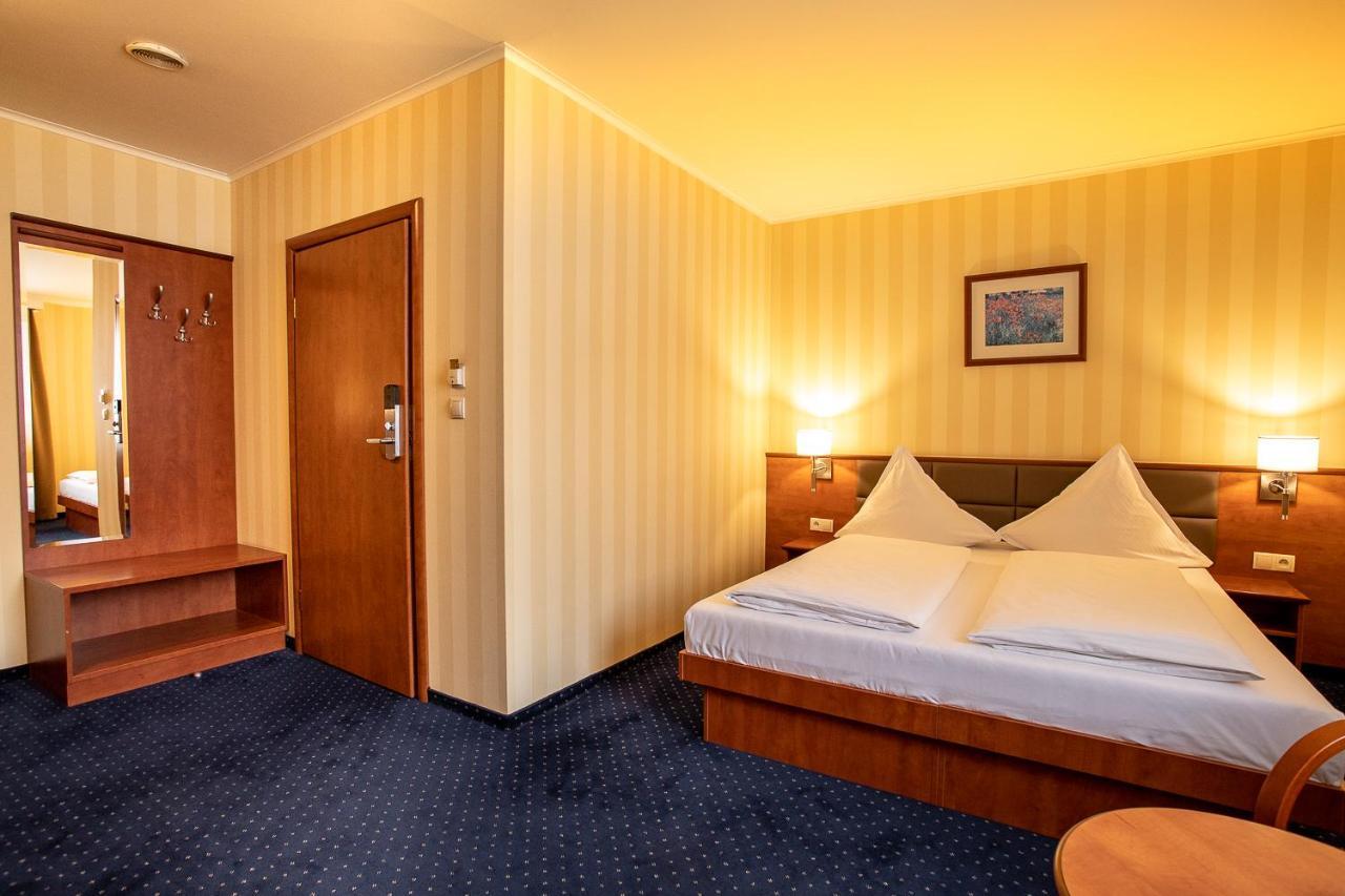 Business Hotel Vega Wroclaw Breslávia Exterior foto