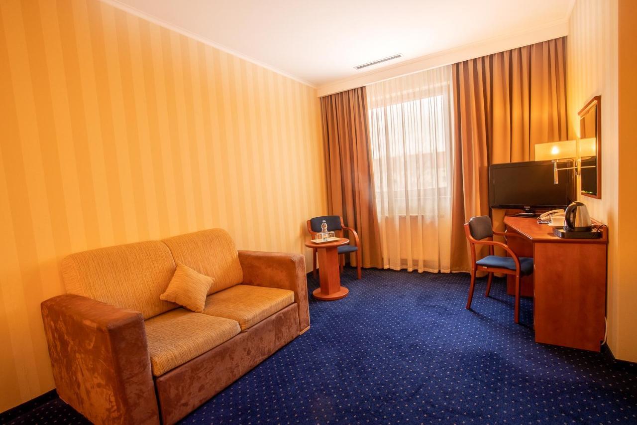 Business Hotel Vega Wroclaw Breslávia Exterior foto