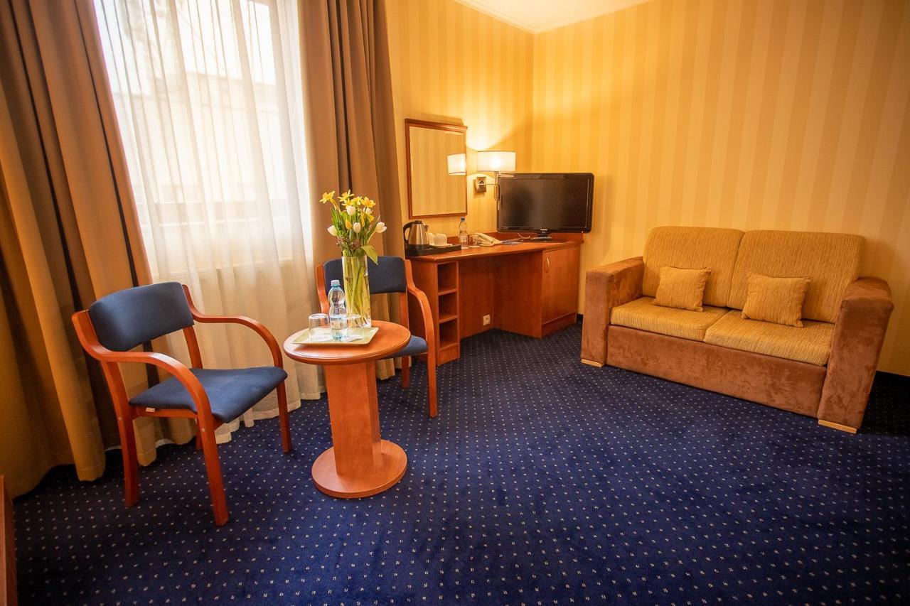 Business Hotel Vega Wroclaw Breslávia Exterior foto