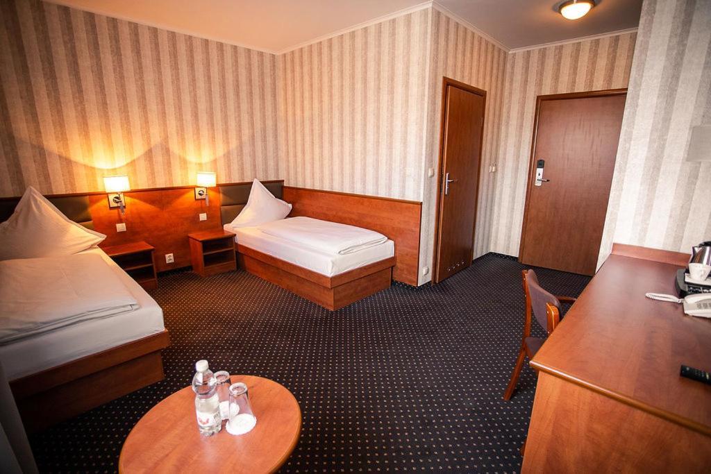 Business Hotel Vega Wroclaw Breslávia Exterior foto